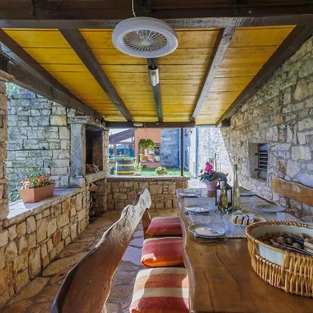 Bozac - Voj100 By Interhome *