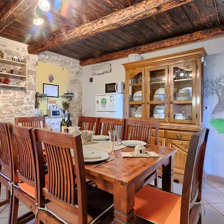 Holiday Bozac - Voj100 By Interhome *
